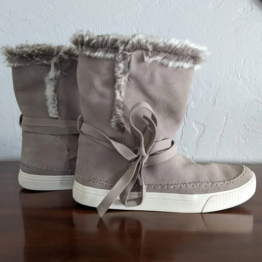 TOMS Vista Suede Boots in Desert Taupe - Picture 6 of 13